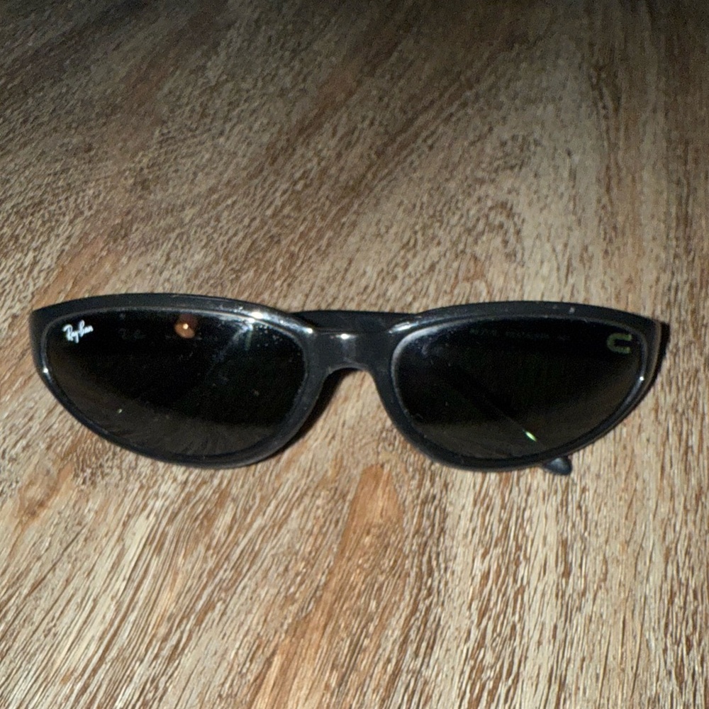 Ray-Ban Sleek Black Cat Eye Shades